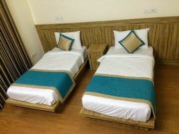 Bedroom in 6 BHK Penthouse at Golf Gardenia, Sadullapur – for Sale
