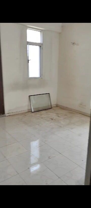 Room in 3.5 BHK Apartment at Assotech The Nest, Sain Vihar – for Sale