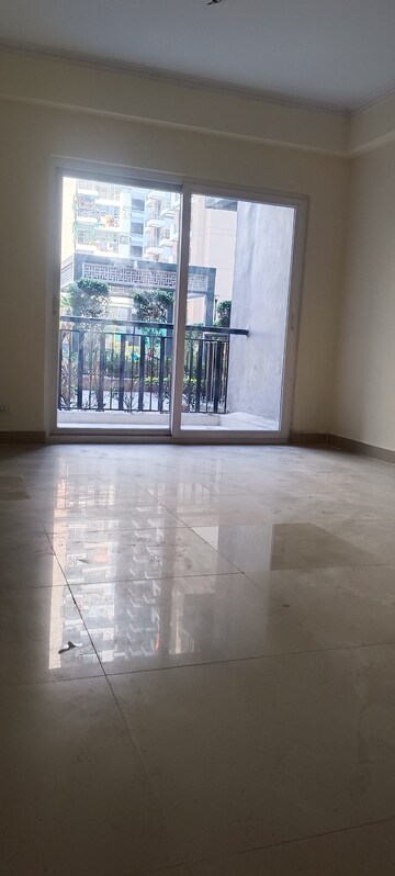 Room in 2.5 BHK Apartment at Saviour Park, Mohan Nagar – for Sale