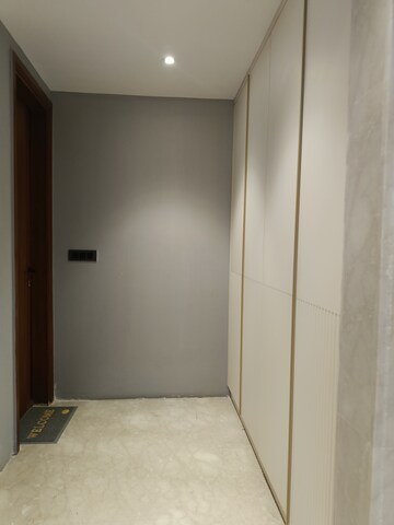 Building Lobby in 5 BHK Builder Floor at Auram Floor, South City 2 – for Sale