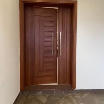 Room in 4 BHK Villa at Nipania – for Sale