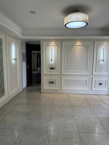Room in 3 BHK Apartment at BPTP Discovery Park, Sector 80 – for Sale
