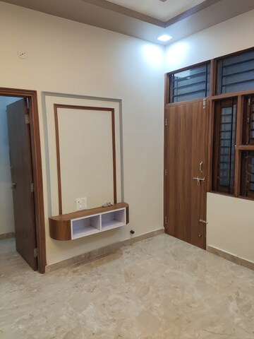 Room in 4 BHK Villa at Mansarovar – for Sale