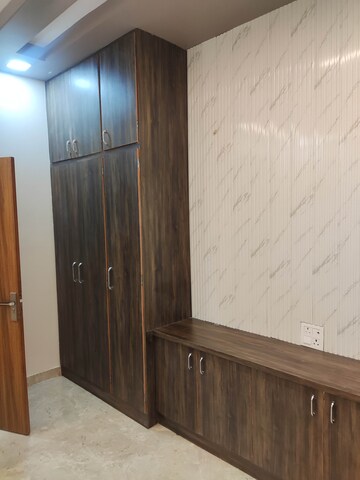Furnished Amenities in 4 BHK Villa at Mansarovar – for Sale