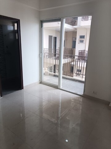 Room in 2 BHK Apartment at Signature Global The Roselia, Sector 95a – for Sale