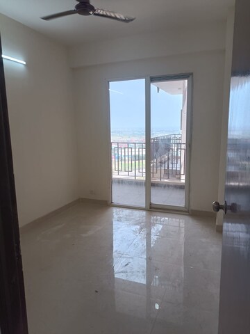 Room in 2 BHK Apartment at Signature Global The Roselia, Sector 95a – for Sale