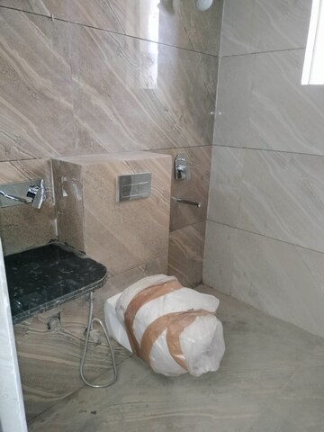 Bathroom in 3 BHK Builder Floor at Sector 40 – for Sale