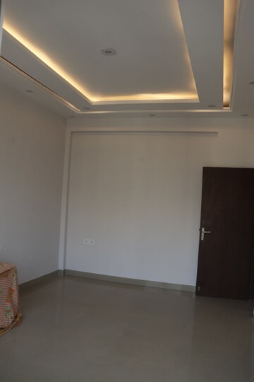 Room in 3 BHK Builder Floor at Ardee City, Sector 52 – for Sale