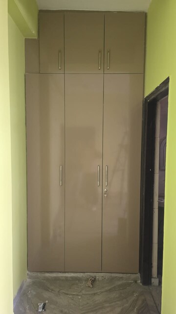 Building Lobby in 3 BHK Builder Floor at Ardee City, Sector 52 – for Sale