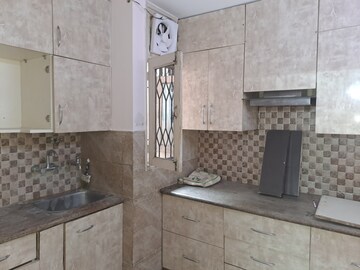 Bathroom in 3 BHK Builder Floor at Ardee City, Sector 52 – for Sale