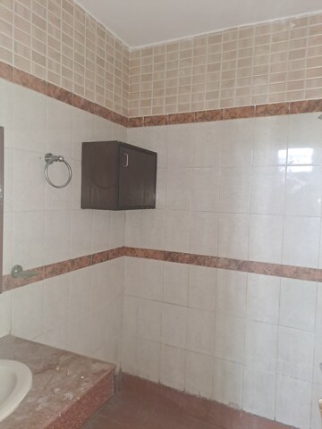 Bathroom in 3 BHK Builder Floor at Ardee City, Sector 52 – for Sale