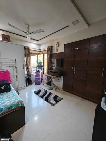Master Bedroom in 3 BHK Apartment at Lodha Luxuria, Majiwada – for Sale