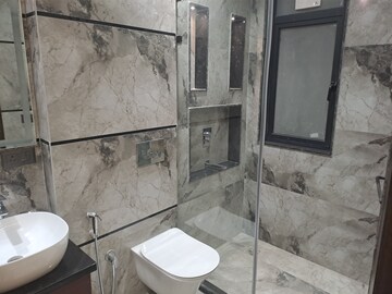 Bathroom in 4 BHK Builder Floor at Unitech South City 1, Sector 41 – for Sale