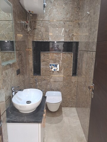 Bathroom in 4 BHK Builder Floor at Unitech South City 1, Sector 41 – for Sale