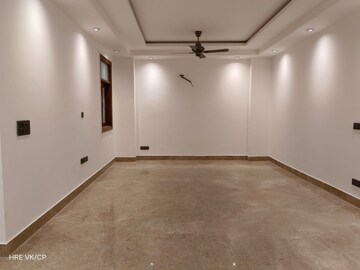 Room in 4 BHK Builder Floor at Vasant Kunj – for Sale