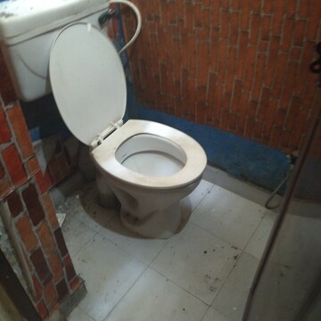 Bathroom in 2 BHK Apartment at Arun Vihar Sector 37, Sector 37 – for Sale