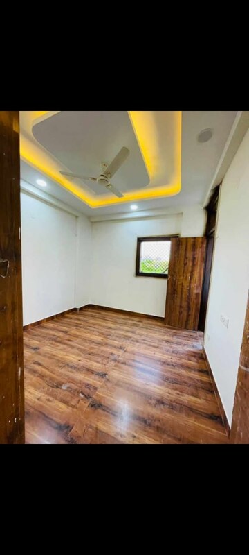 Bedroom in 3 BHK Builder Floor at Shree Homes Noida, Sector 73 – for Sale