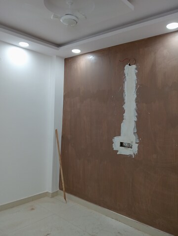 Room in 3 BHK Builder Floor at Govindpuri – for Sale