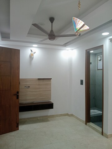 Room in 2 BHK Builder Floor at Govindpuri – for Sale