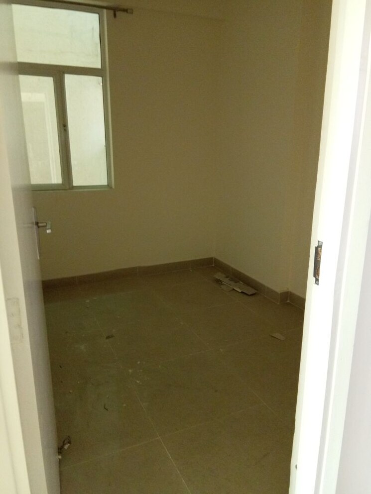 Room, gaur-city-2-16th-avenue 2.5 Bedroom 1250 Sq.Ft. Apartment In Sector 16c Greater Noida Greater Noida 7087737