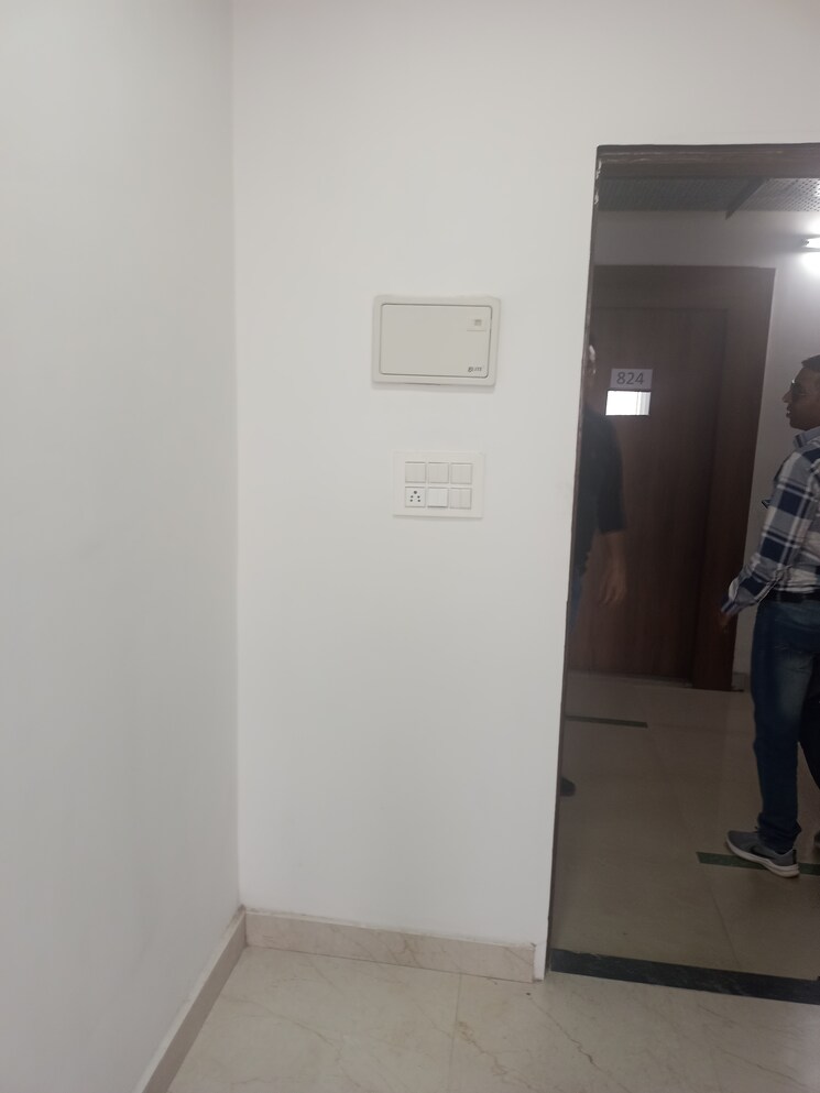 undefined, vipul-plaza-faridabad Commercial Office Space 500 Sq.Ft. In Sector 81 Faridabad 7089075