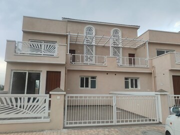 3 BHK Villa – Exterior View View at Sector 40 - for Sale