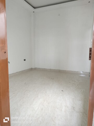 Room in 2 BHK Independent House at Deva Road – for Sale