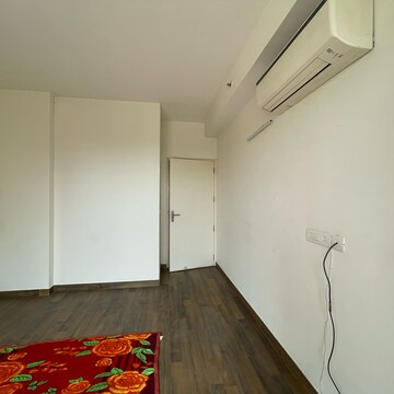 Room in 3 BHK Apartment at Conscient Heritage Max, Sector 102 – for Sale