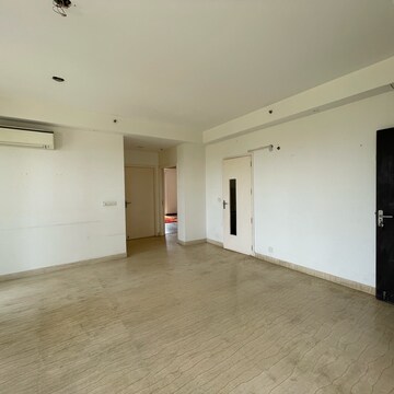 Room in 3 BHK Apartment at Conscient Heritage Max, Sector 102 – for Sale