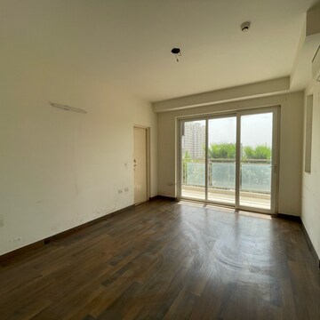 Room in 3 BHK Apartment at Conscient Heritage Max, Sector 102 – for Sale
