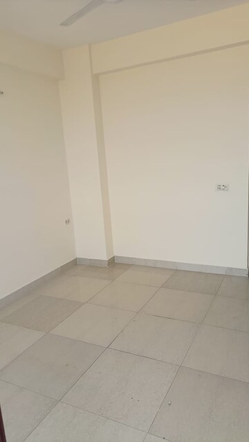 Room in 2 BHK Apartment at Signature Global Synera, Sector 81 – for Sale