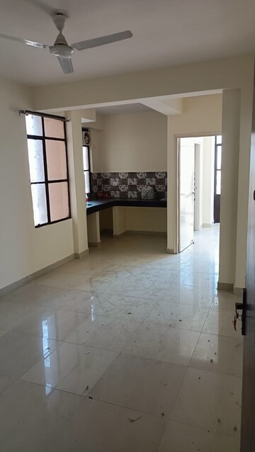 Room in 2 BHK Apartment at Signature Global Synera, Sector 81 – for Sale