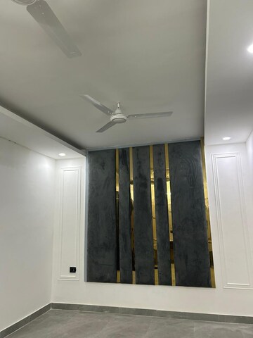 Furnished Amenities in 3 BHK Villa at Upsidc Site B – for Sale