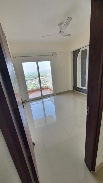 Room in 2 BHK Apartment at Eldeco Accolade, Sohna Sector 2 – for Sale