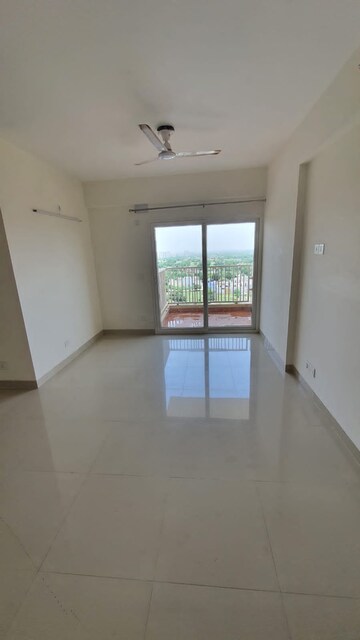 Room in 2 BHK Apartment at Eldeco Accolade, Sohna Sector 2 – for Sale