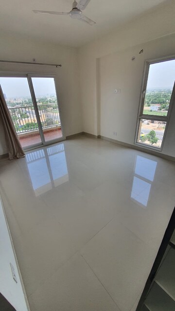 Room in 2 BHK Apartment at Eldeco Accolade, Sohna Sector 2 – for Sale