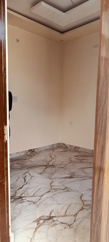 Room in 3 BHK Independent House at Kamta – for Sale