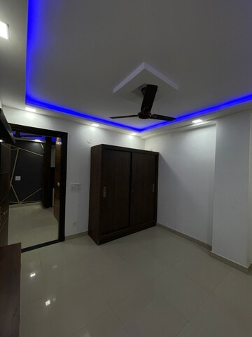 Room in 3.5 BHK Builder Floor at Dwarka Mor – for Sale