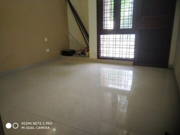 Room in 3 BHK Builder Floor at Sushant Lok 3, Sector 57 – for Sale