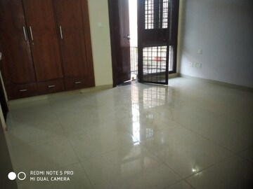 Room in 3 BHK Builder Floor at Sushant Lok 3, Sector 57 – for Sale