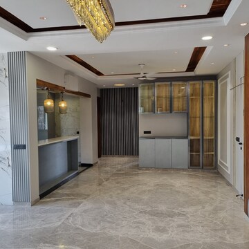 Room in 4 BHK Builder Floor at Uppal Southend, Sector 49 – for Sale
