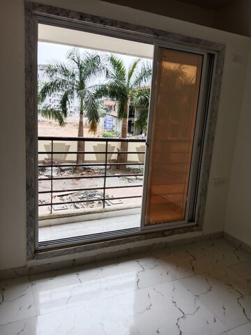 Room in 1 BHK Apartment at Rashmi Star City, Naigaon East – for Sale