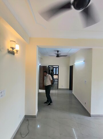 Room in 3 BHK Apartment at Sector 6, Dwarka – for Sale