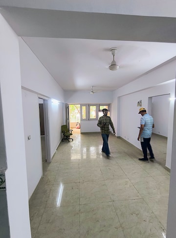 Parking in 3 BHK Apartment at Sector 6, Dwarka – for Sale
