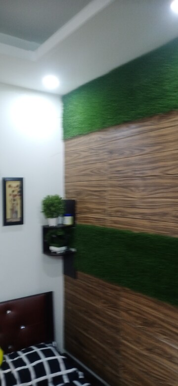 Room in 2 BHK Builder Floor at Lalita Park – for Sale