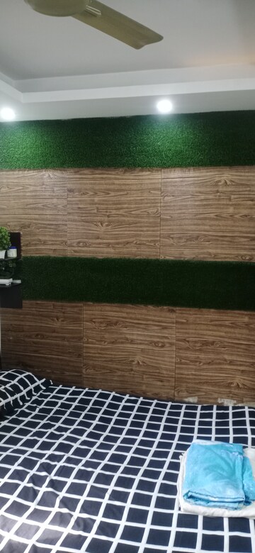 Room in 2 BHK Builder Floor at Lalita Park – for Sale
