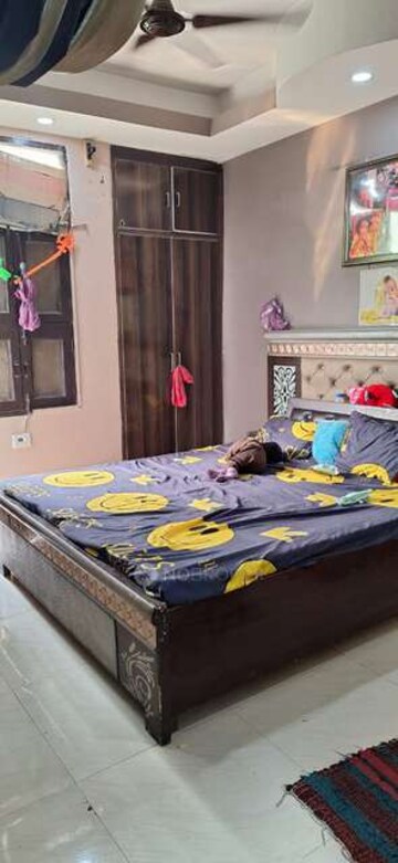 Bedroom in 2.5 BHK Builder Floor at Laxmi Nagar – for Sale