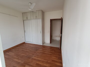Room in 3.5 BHK Apartment at Landmark Imperial Heights, Sector 88 – for Sale