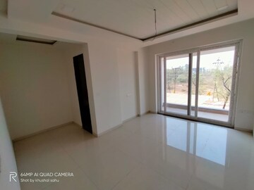 Room in 4 BHK Apartment at Shankar Nagar – for Sale