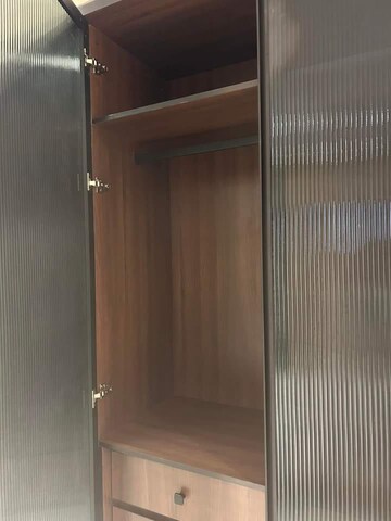 Room in 4 BHK Apartment at Shankar Nagar – for Sale